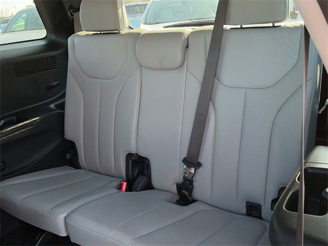 Used 2025 Hyundai Palisade SEL image 16