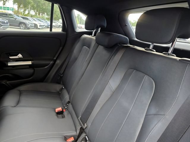 Used 2025 Mercedes-Benz GLA 250 image 14