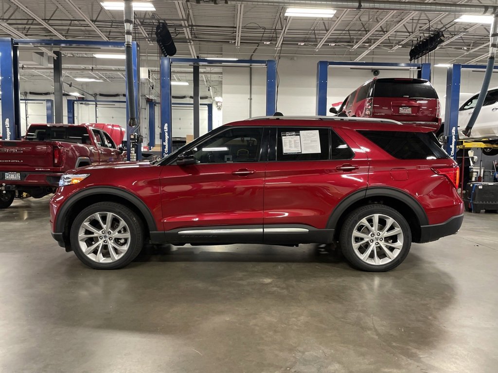 Used 2022 Ford Explorer Platinum w/ Equipment Group 601A image 4