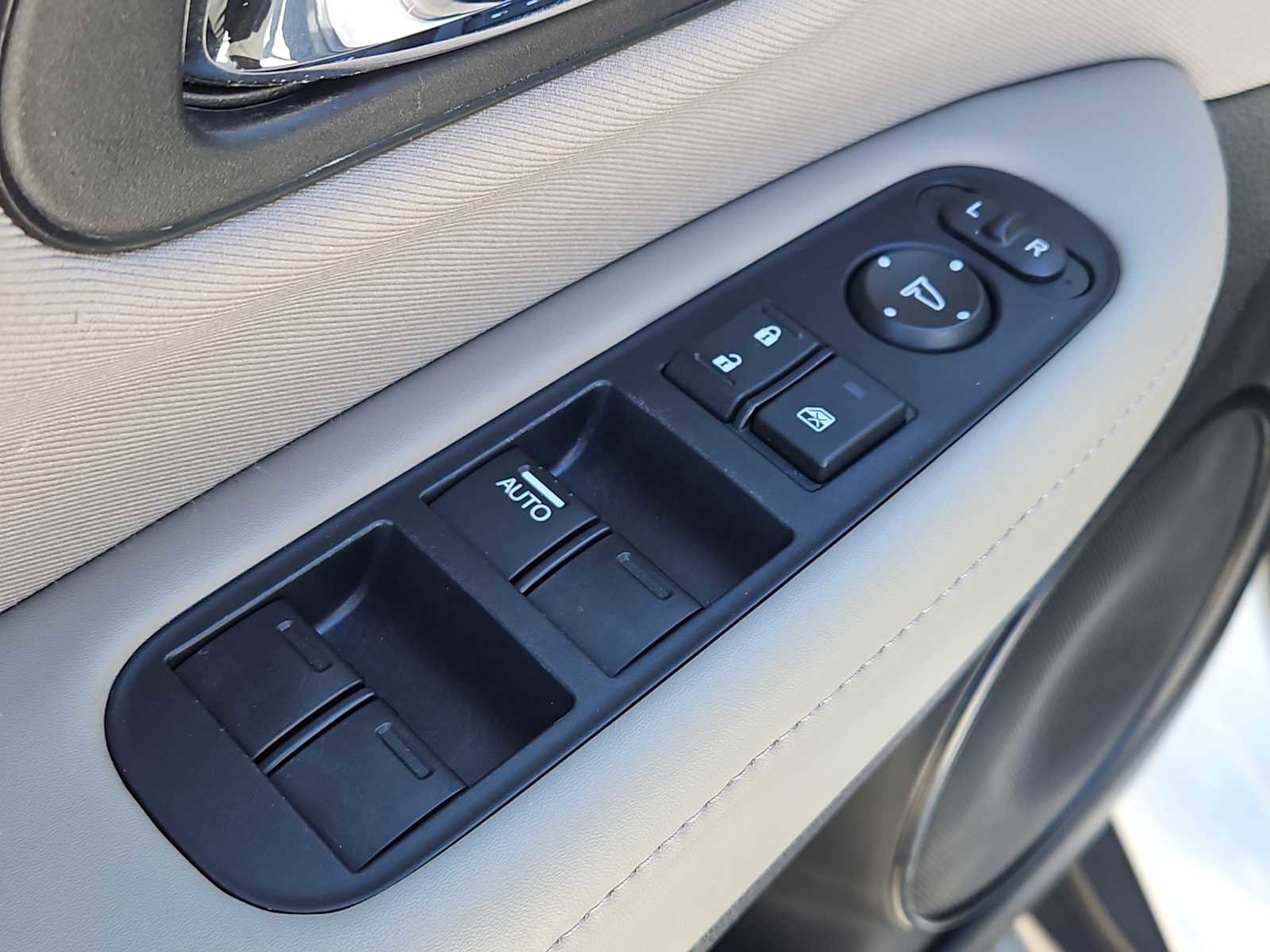 Used 2018 Honda HR-V LX image 13