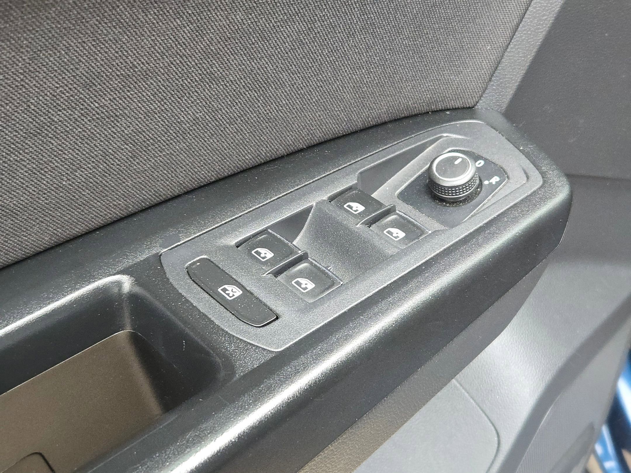 Used 2018 Volkswagen Atlas S image 12