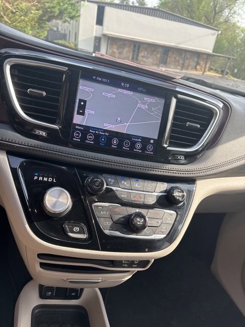 Used 2020 Chrysler Pacifica Limited w/ Advanced Safetytec Group image 16