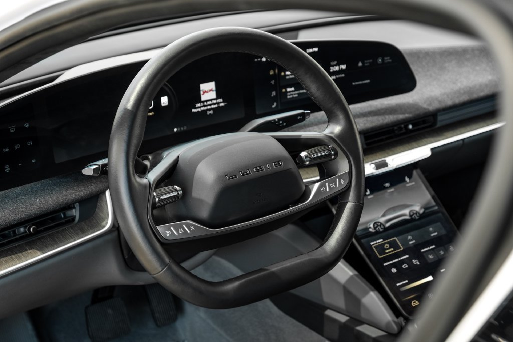 Used 2024 Lucid Air Touring AWD/4WD image 11