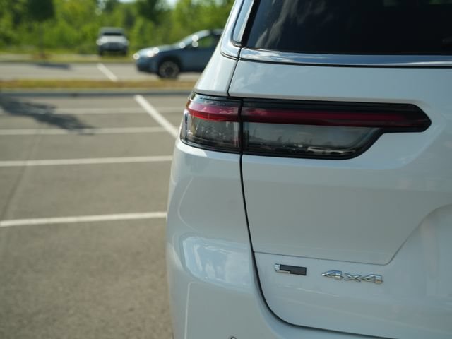 Used 2022 Jeep Grand Cherokee L Limited AWD/4WD image 43