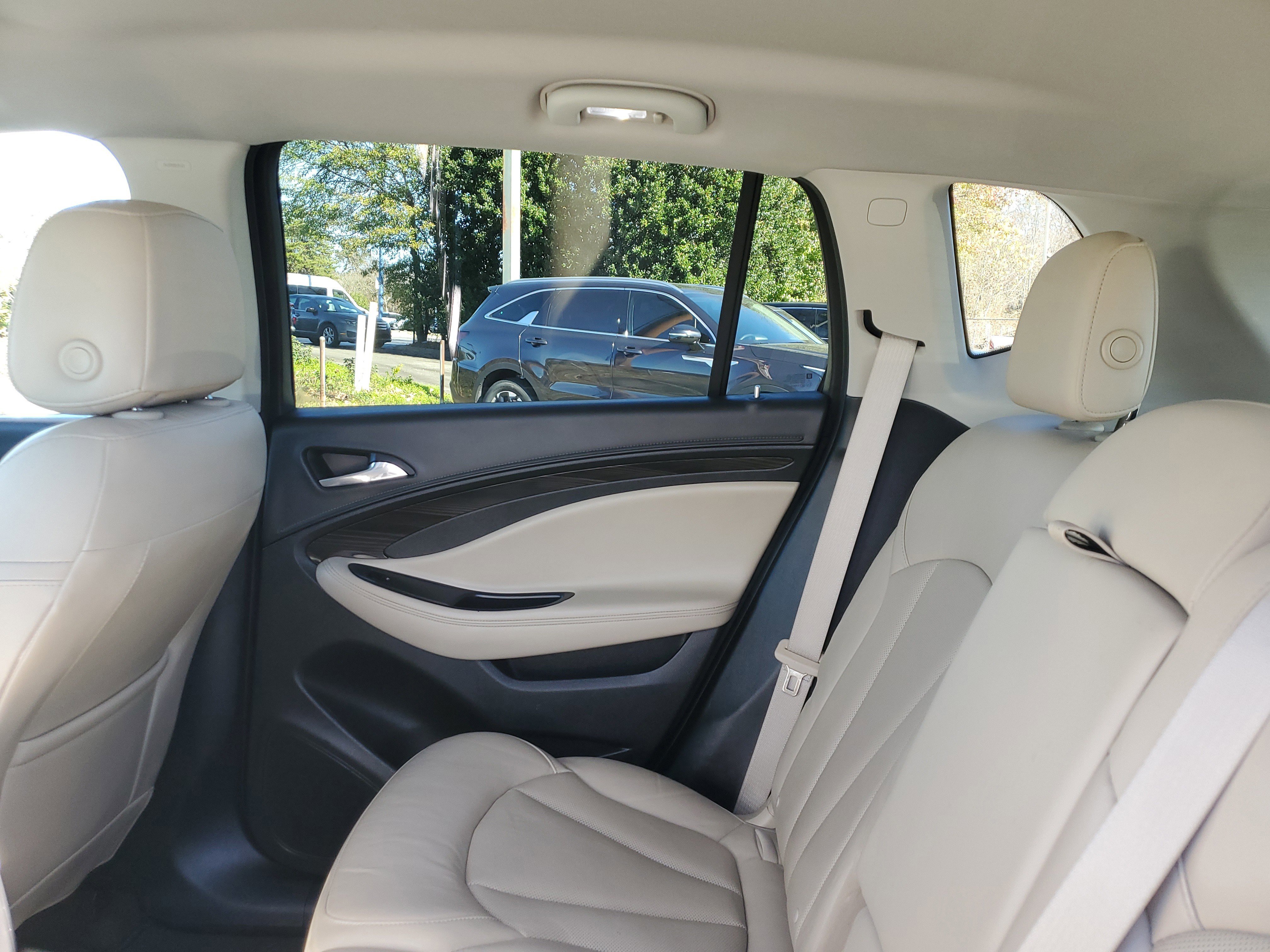 Used 2020 Buick Envision Essence image 10