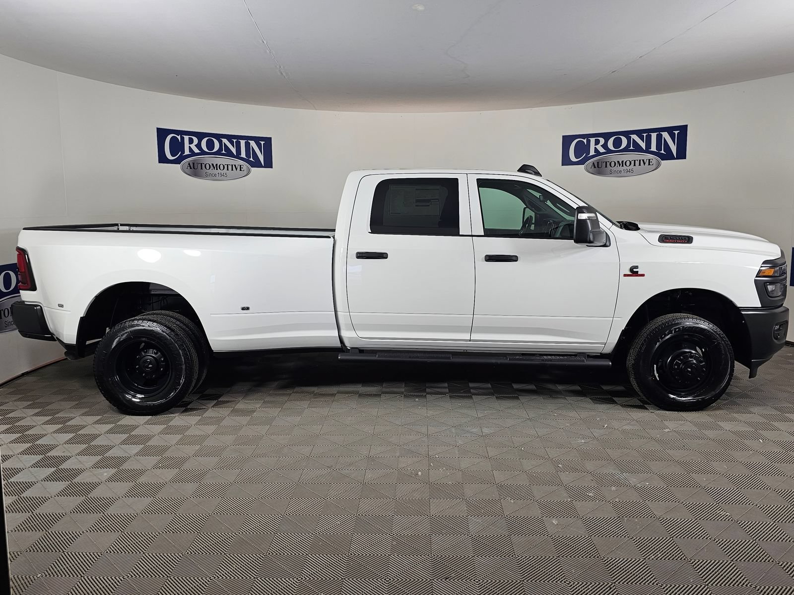 New 2026 RAM 3500 Tradesman AWD/4WD image 31