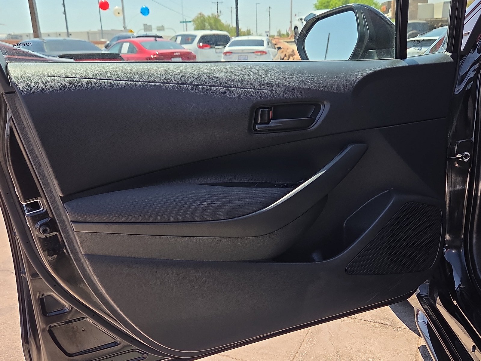 Used 2025 Toyota Corolla LE FWD image 8