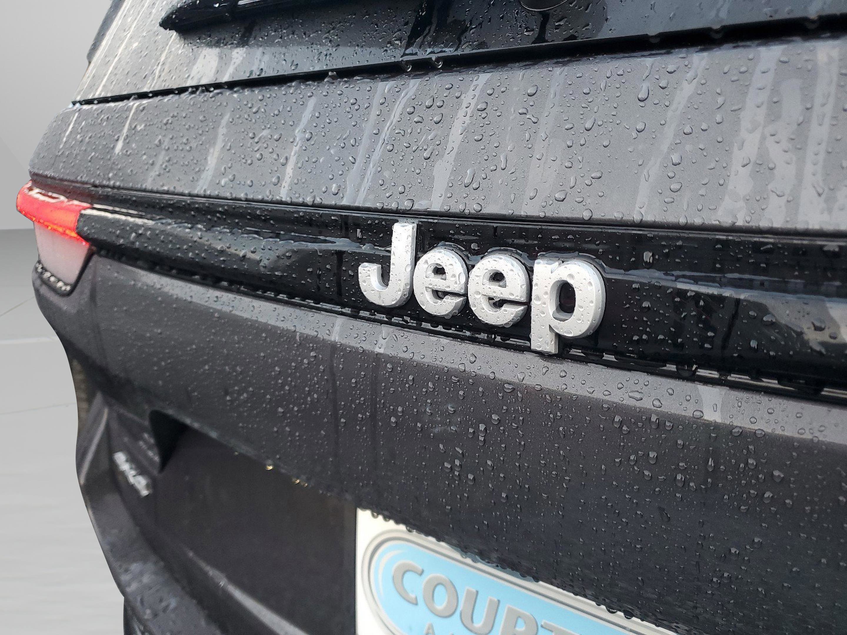 New 2025 Jeep Grand Cherokee Laredo w/ Luxury Tech Group I image 32