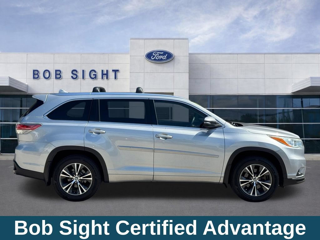 Used 2016 Toyota Highlander XLE w/ Protection Package #3 AWD/4WD image 4