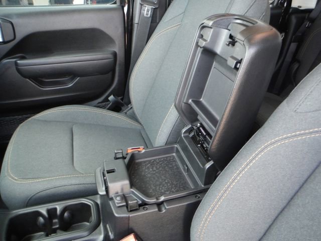 Used 2025 Jeep Gladiator Sport AWD/4WD image 38
