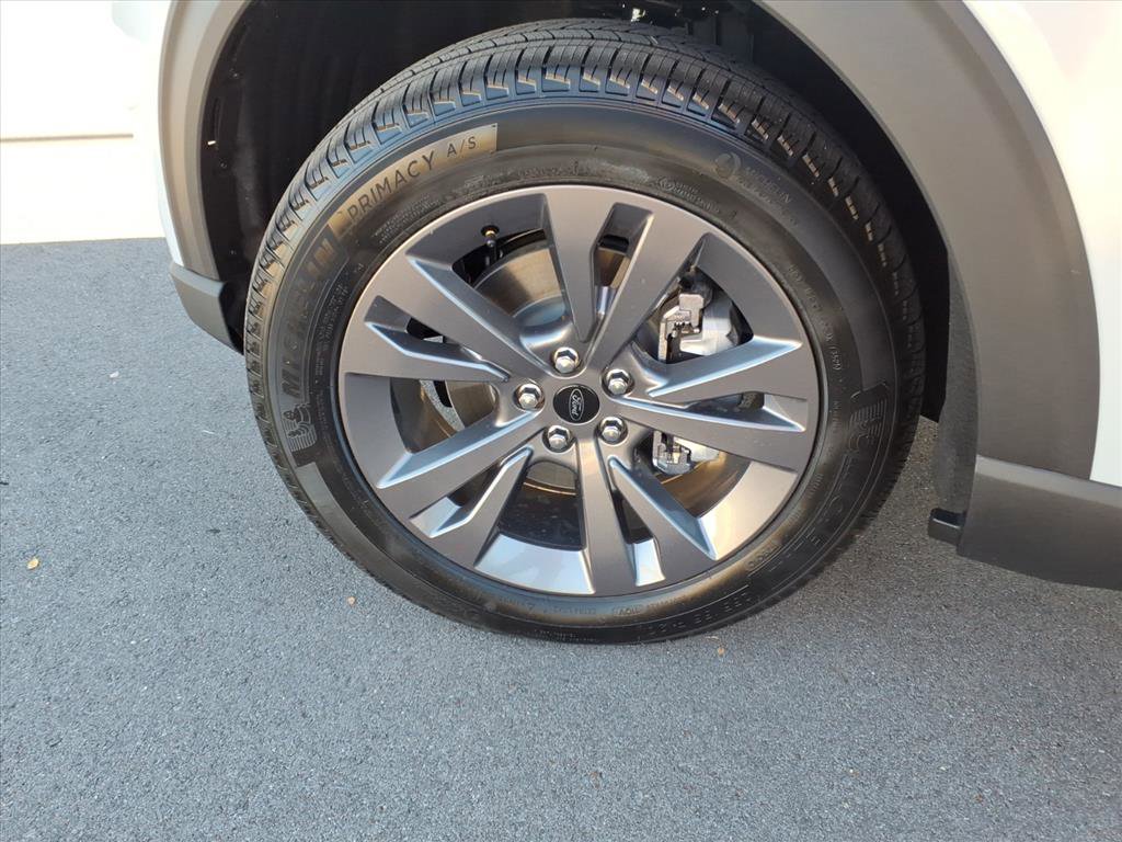 New 2026 Ford Explorer Active image 9