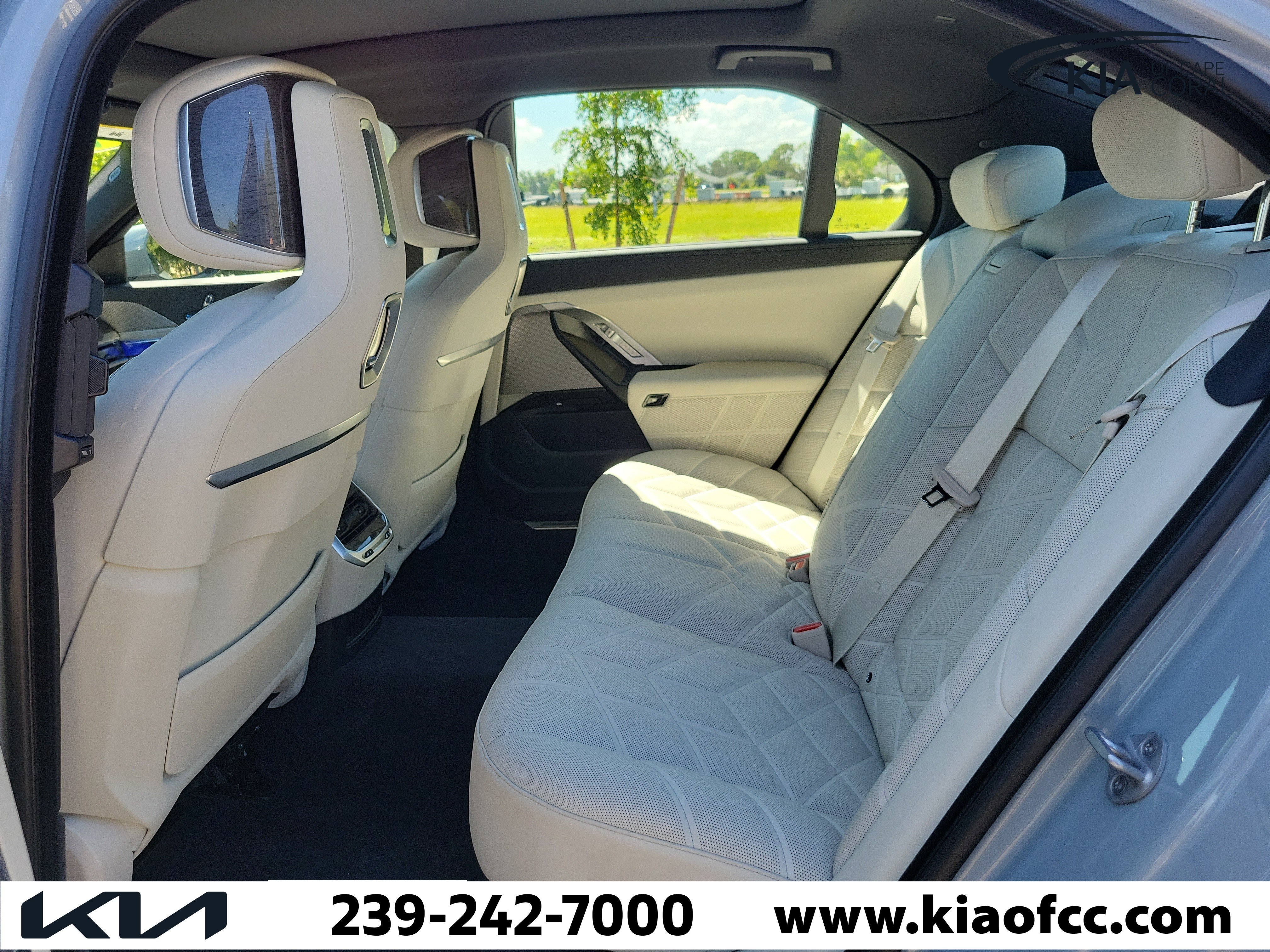 Used 2025 BMW 760i xDrive AWD/4WD image 14