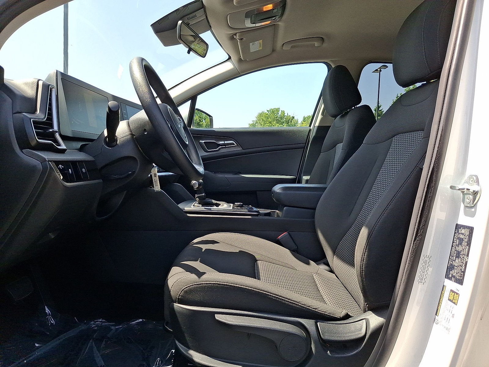 Used 2024 Kia Sportage LX FWD image 11