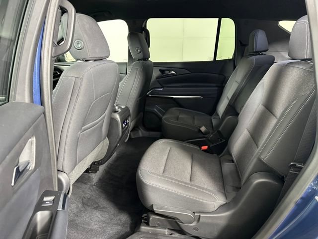 Used 2025 Chevrolet Traverse LT image 25