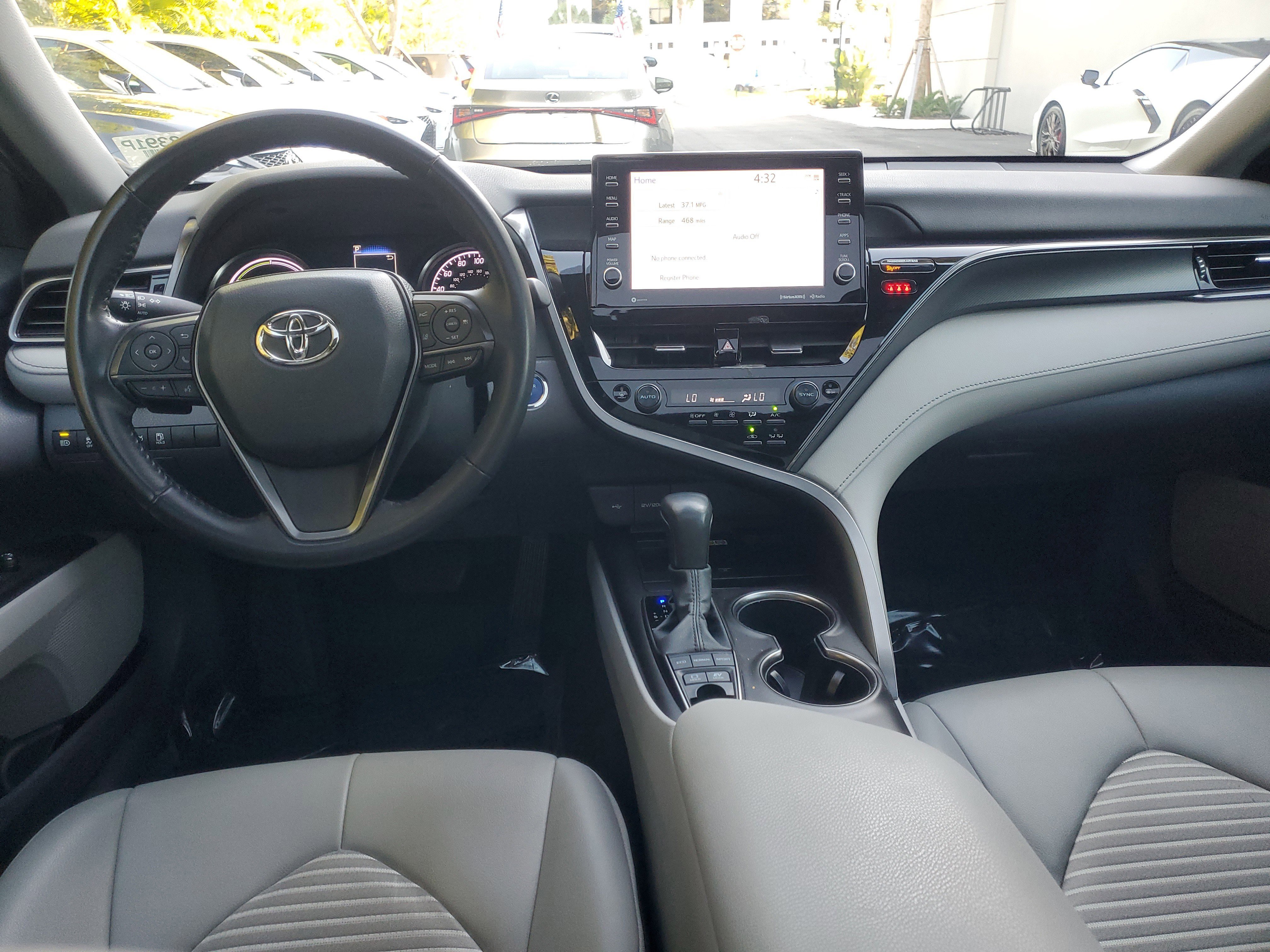 Used 2023 Toyota Camry SE image 10