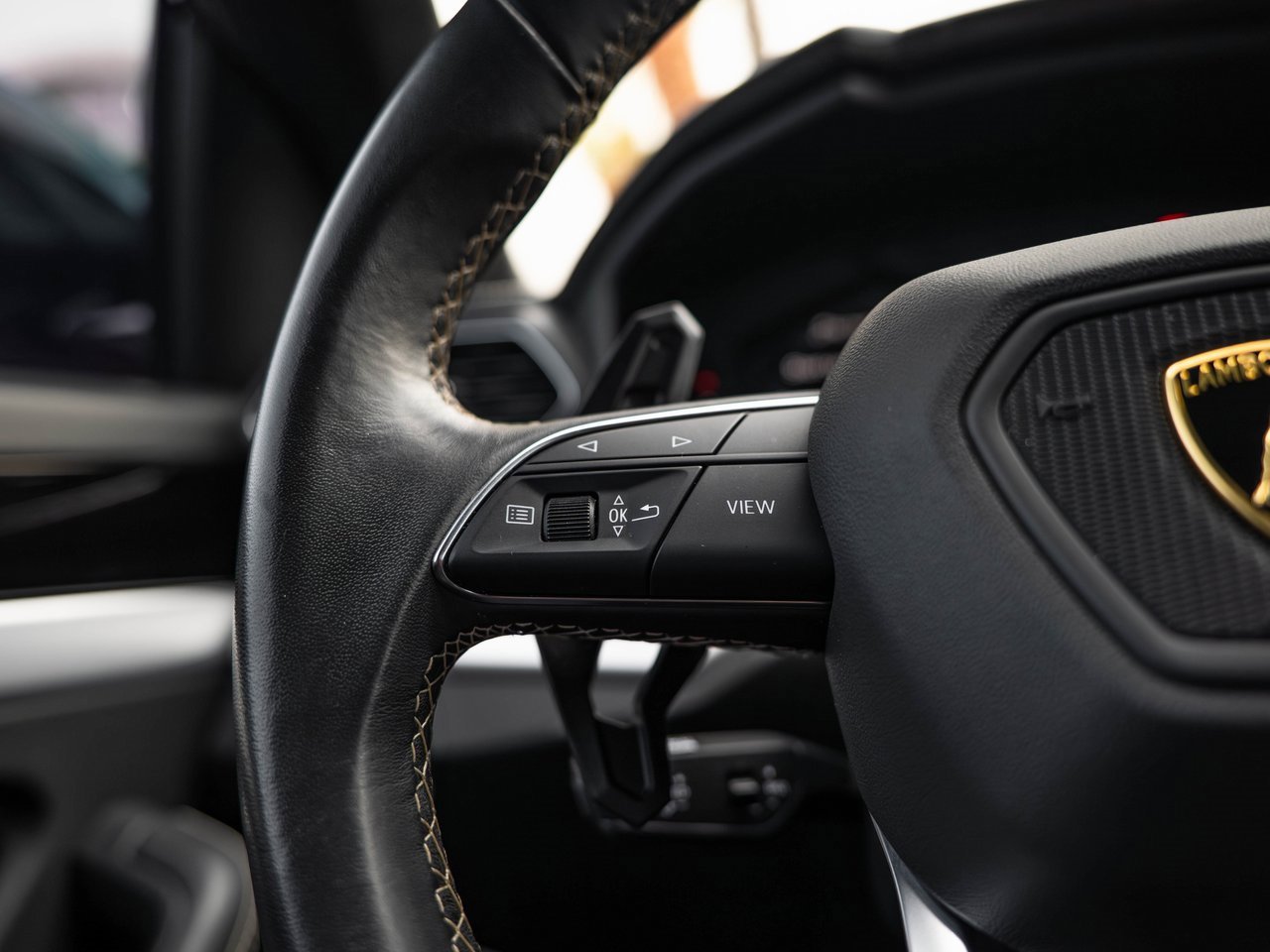 Used 2024 Lamborghini Urus S image 11