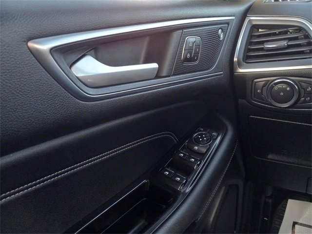Used 2019 Ford Edge Titanium w/ Cold Weather Package image 27