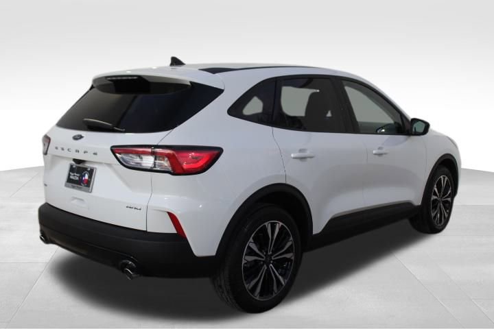 Used 2021 Ford Escape SE w/ SE Sport Appearance Package image 8