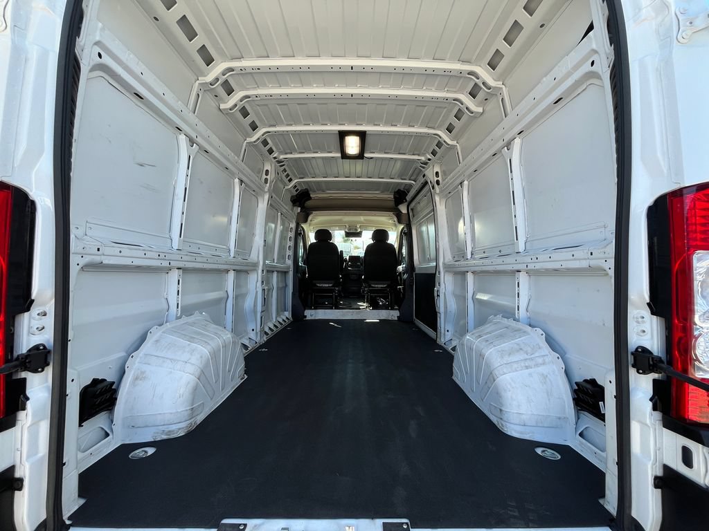 Used 2025 RAM ProMaster 2500 w/ Convenience Group FWD image 8