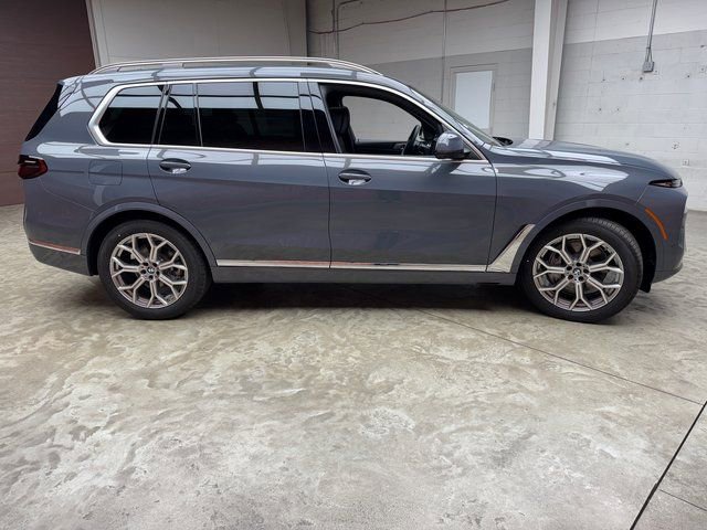 Used 2026 BMW X7 xDrive40i AWD/4WD image 6