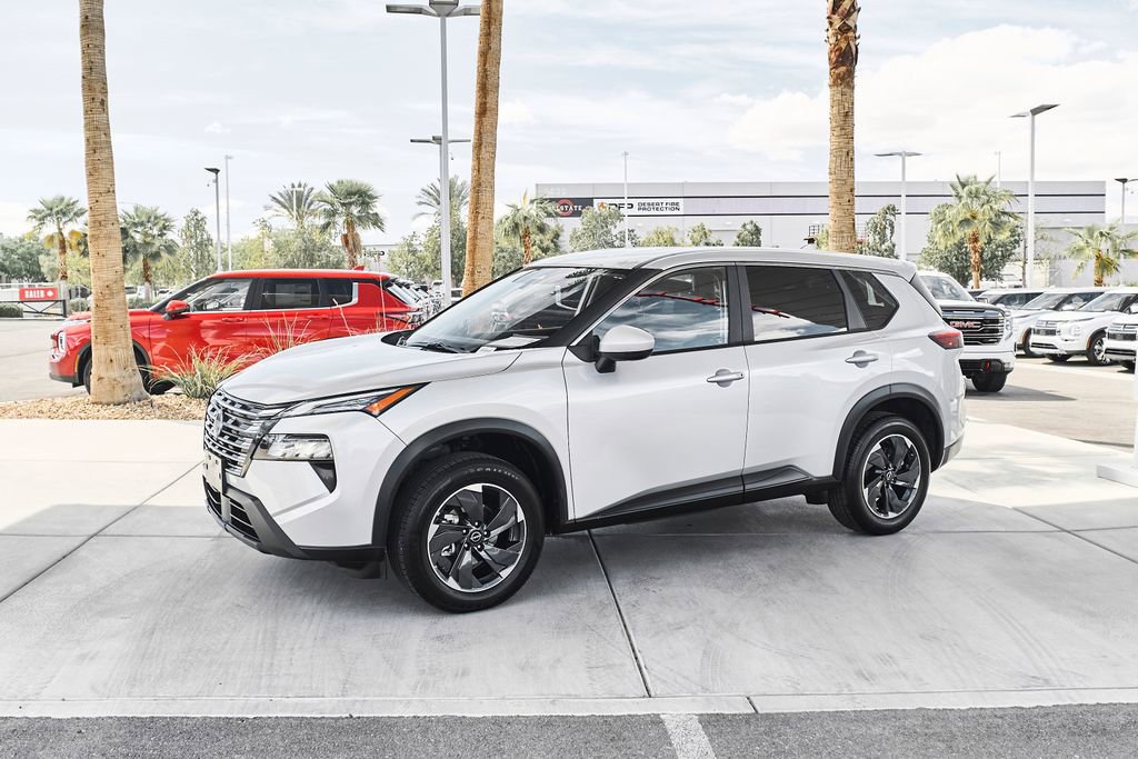 Used 2024 Nissan Rogue SV FWD image 4