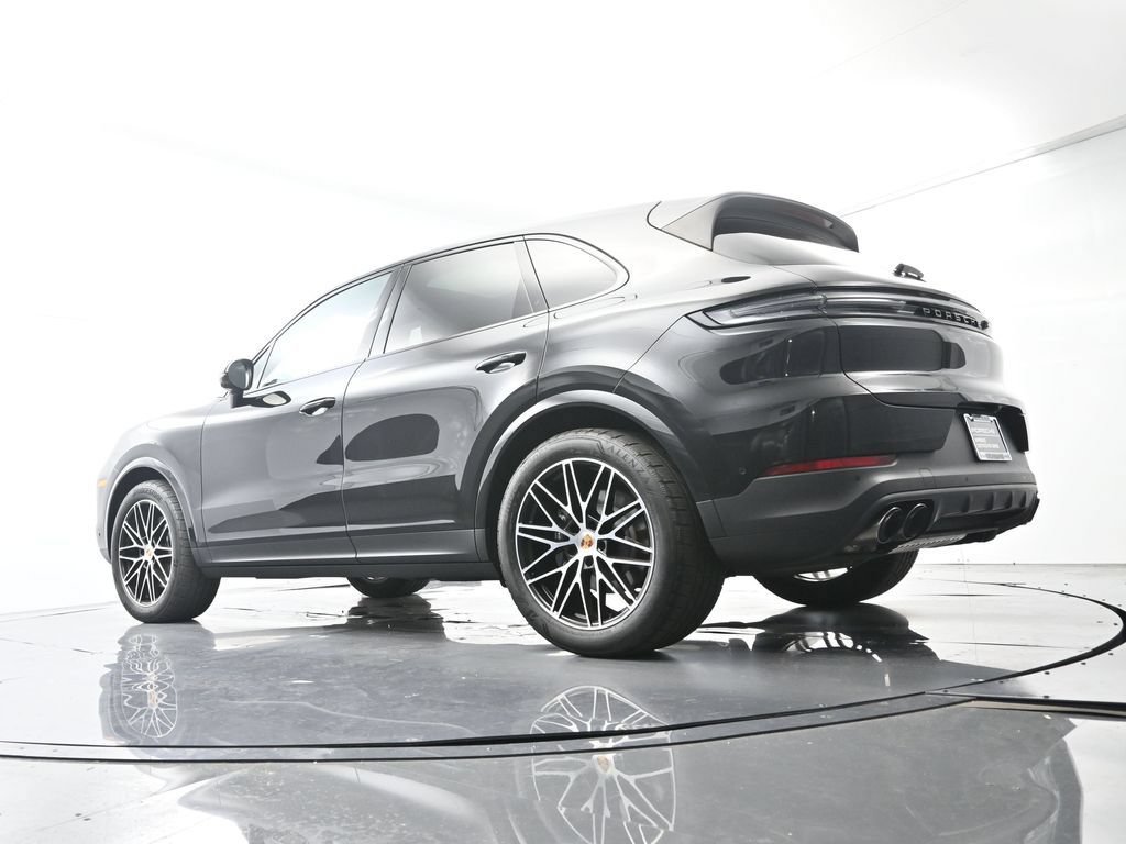 Certified 2025 Porsche Cayenne AWD/4WD image 48