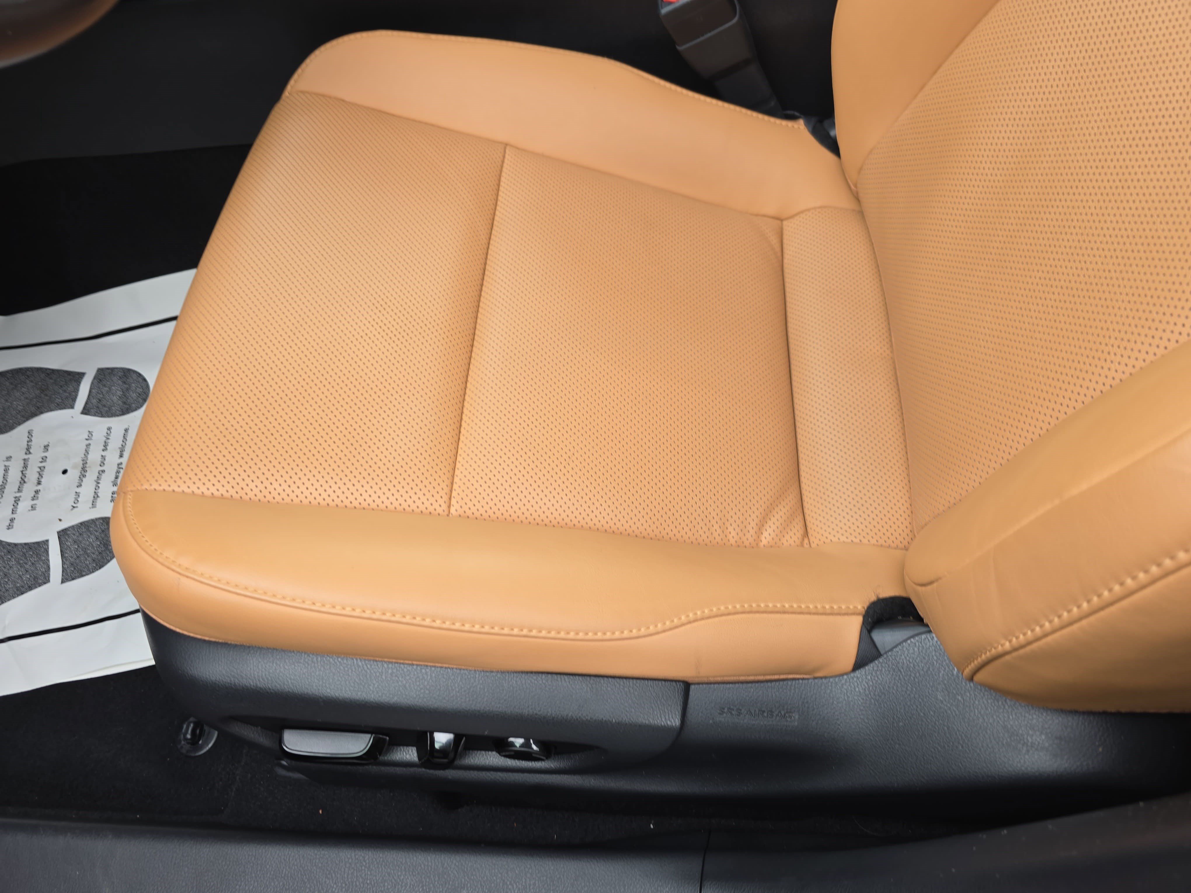Used 2023 Lexus UX 250h FWD w/ Accessory Package (Z2) image 27