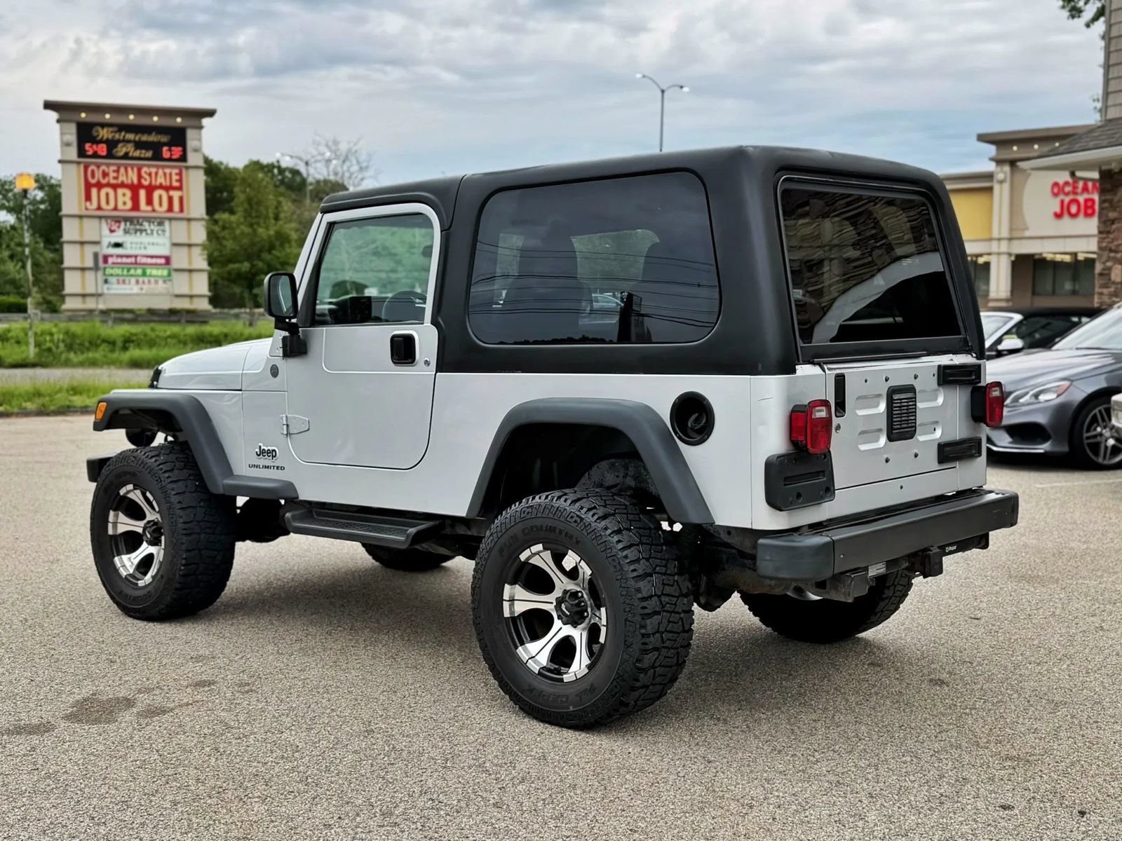 Used 2004 Jeep Wrangler 4WD image 10