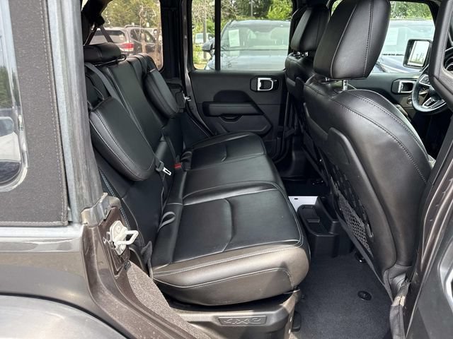 Used 2022 Jeep Wrangler Unlimited Rubicon 4xe w/ Cold Weather Group AWD/4WD image 11