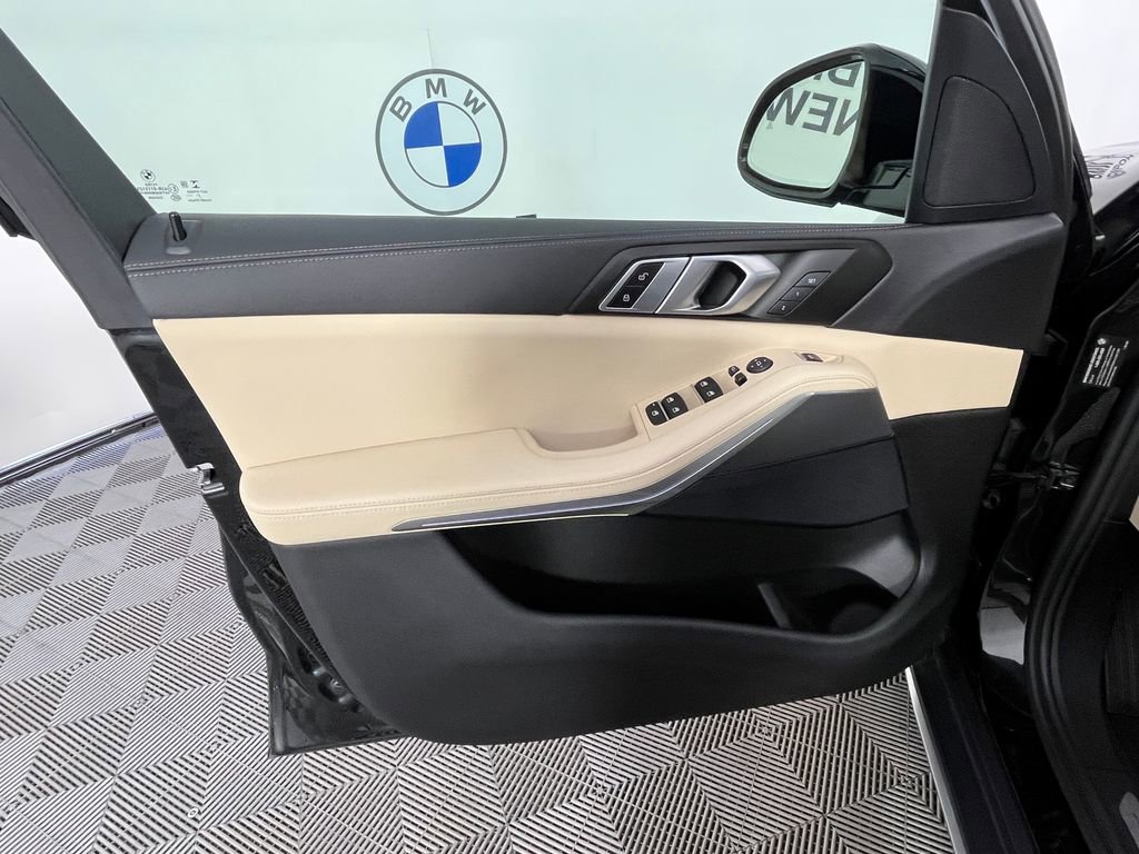 Used 2022 BMW X5 xDrive40i w/ Premium Package image 23