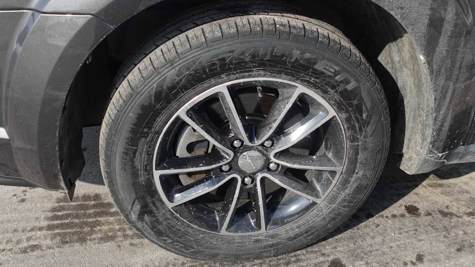 Used 2017 Dodge Journey SE w/ Flexible Seating Group image 11