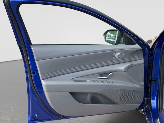 Certified 2025 Hyundai Elantra Sport FWD image 18