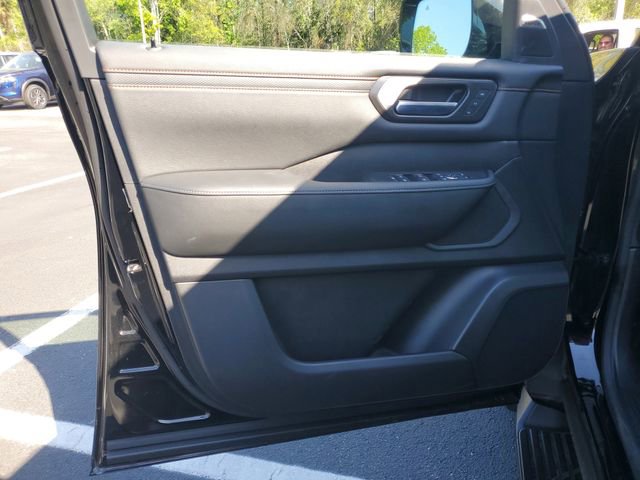 Certified 2025 Nissan Armada PRO-4X image 12