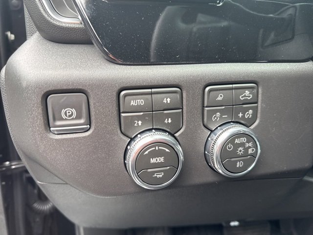 New 2026 GMC Sierra 1500 SLT image 3