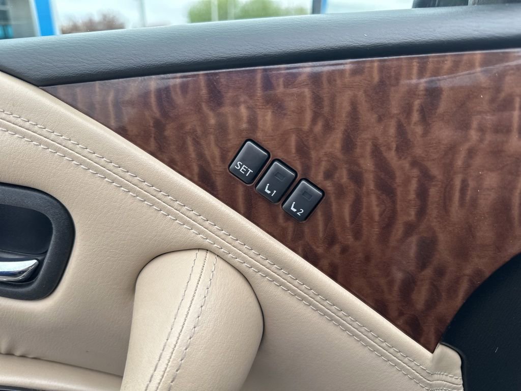 Used 2018 Nissan Armada Platinum image 19