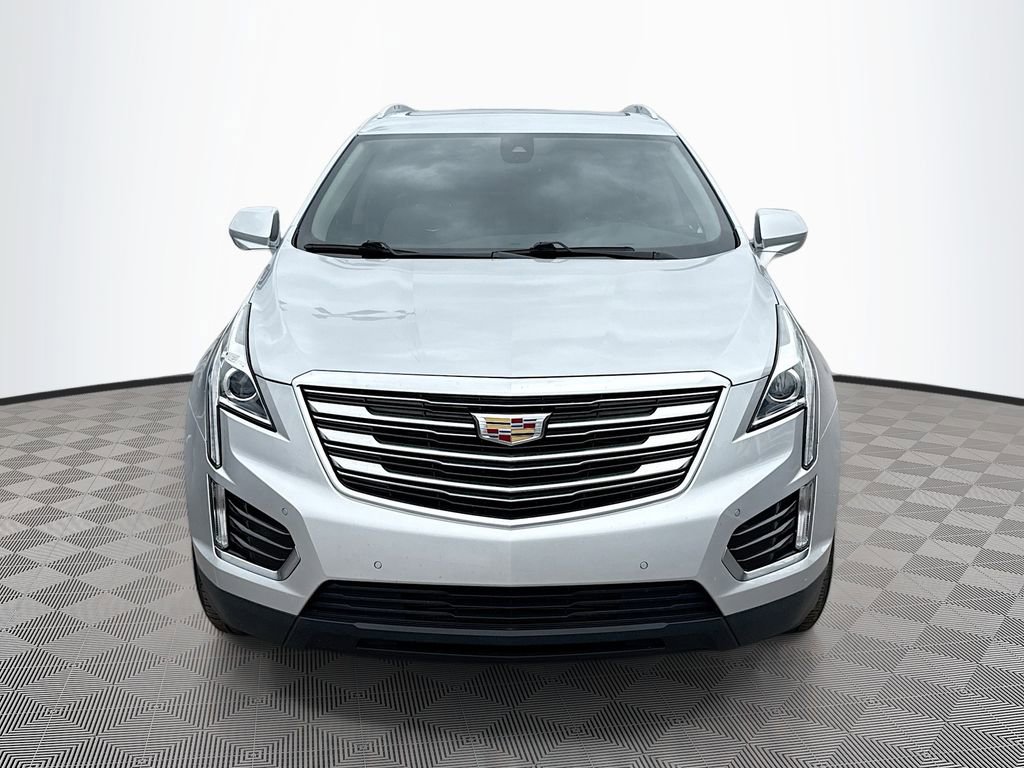 Used 2018 Cadillac XT5 Luxury w/ Driver Awareness Package FWD image 2