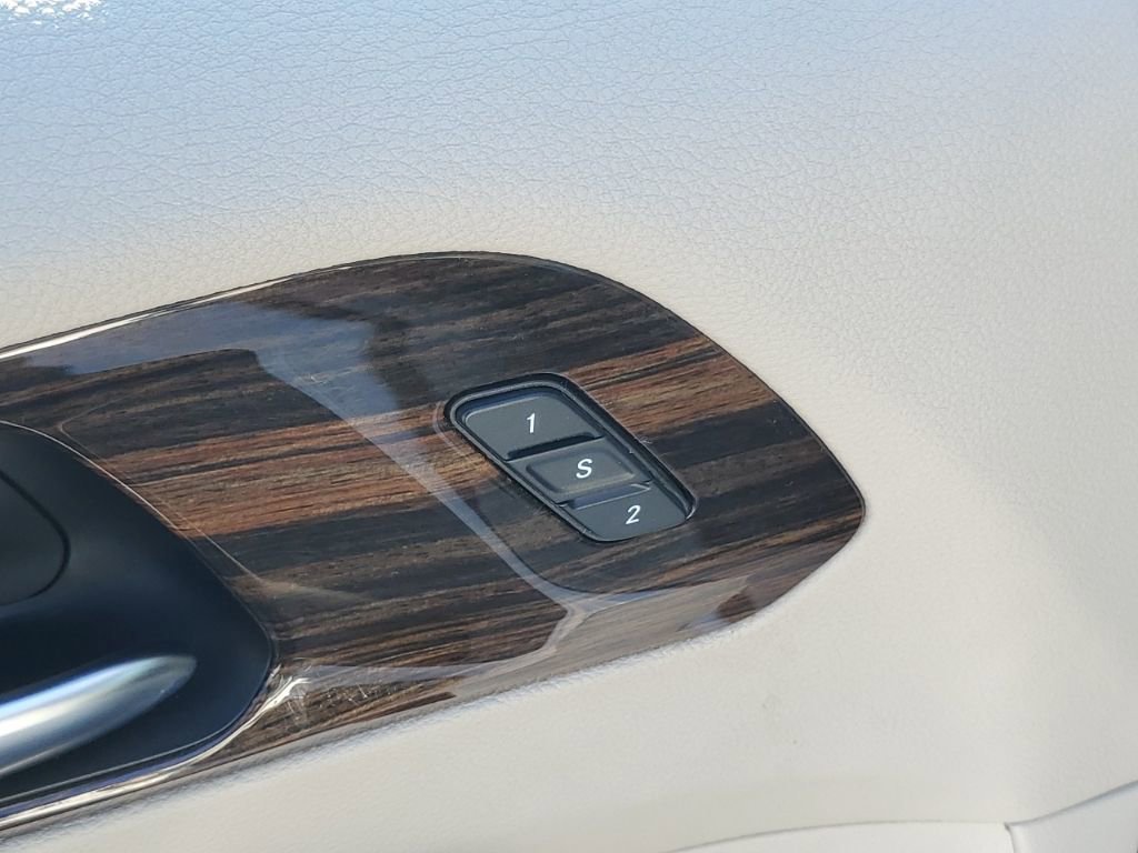 Used 2022 Chrysler Pacifica Limited image 9