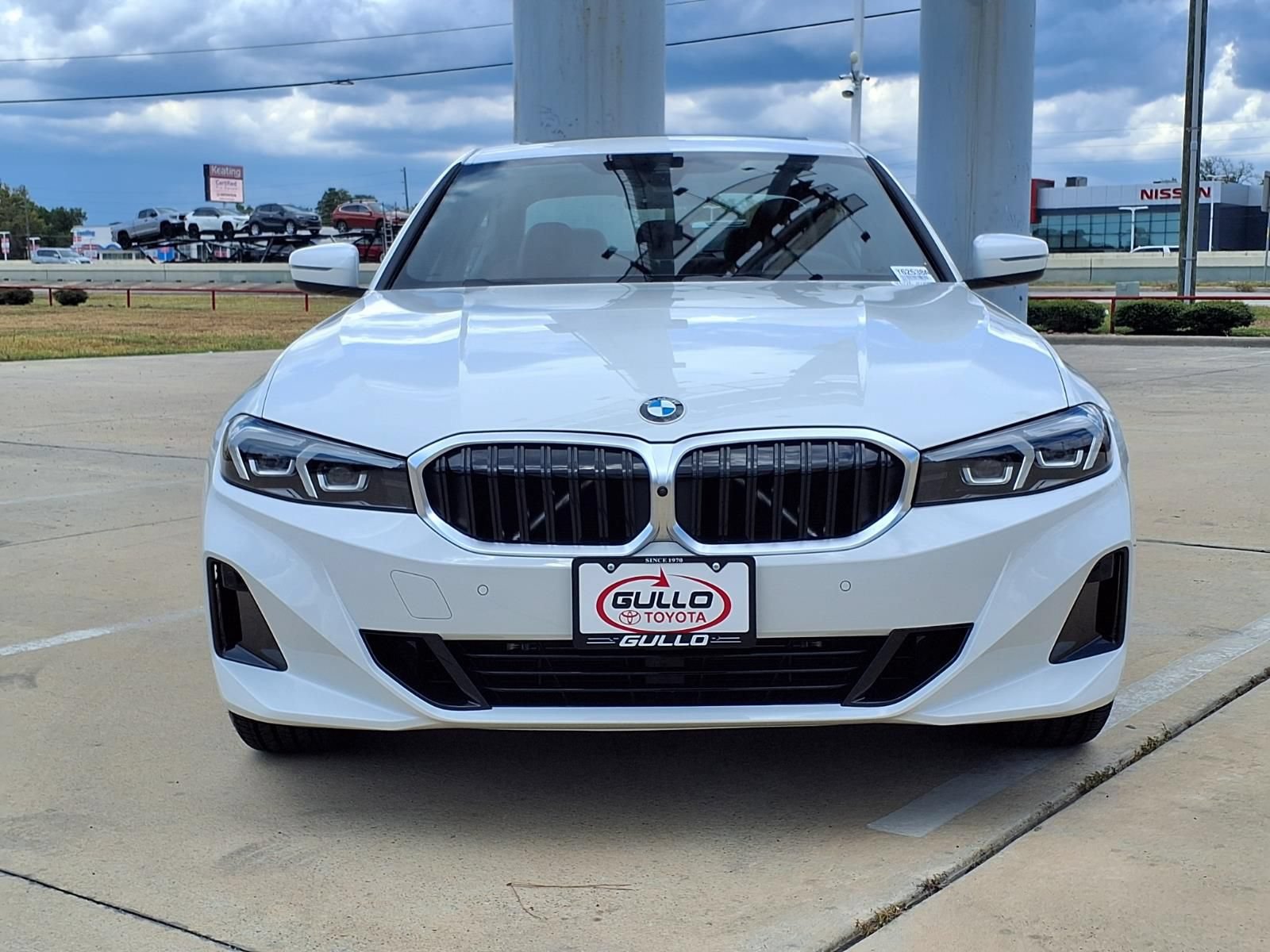 Used 2026 BMW 330i Sedan w/ Premium Package RWD image 3