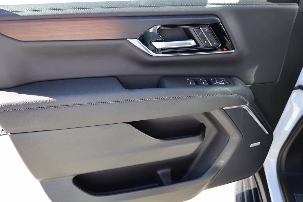 New 2026 GMC Yukon XL Denali w/ Advanced Technology Package image 10