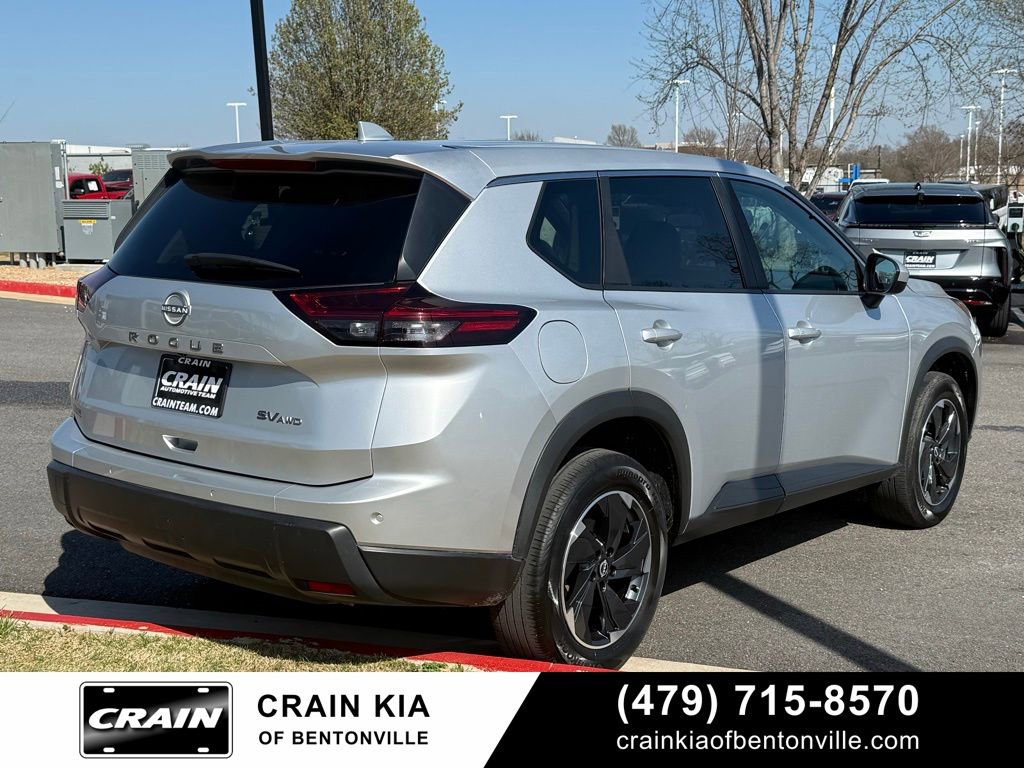 Used 2024 Nissan Rogue SV AWD/4WD image 8