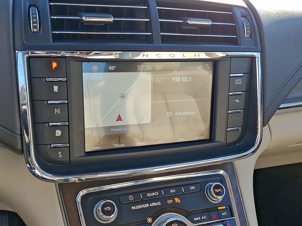 Used 2018 Lincoln Continental Reserve w/ Continental Climate Package image 3