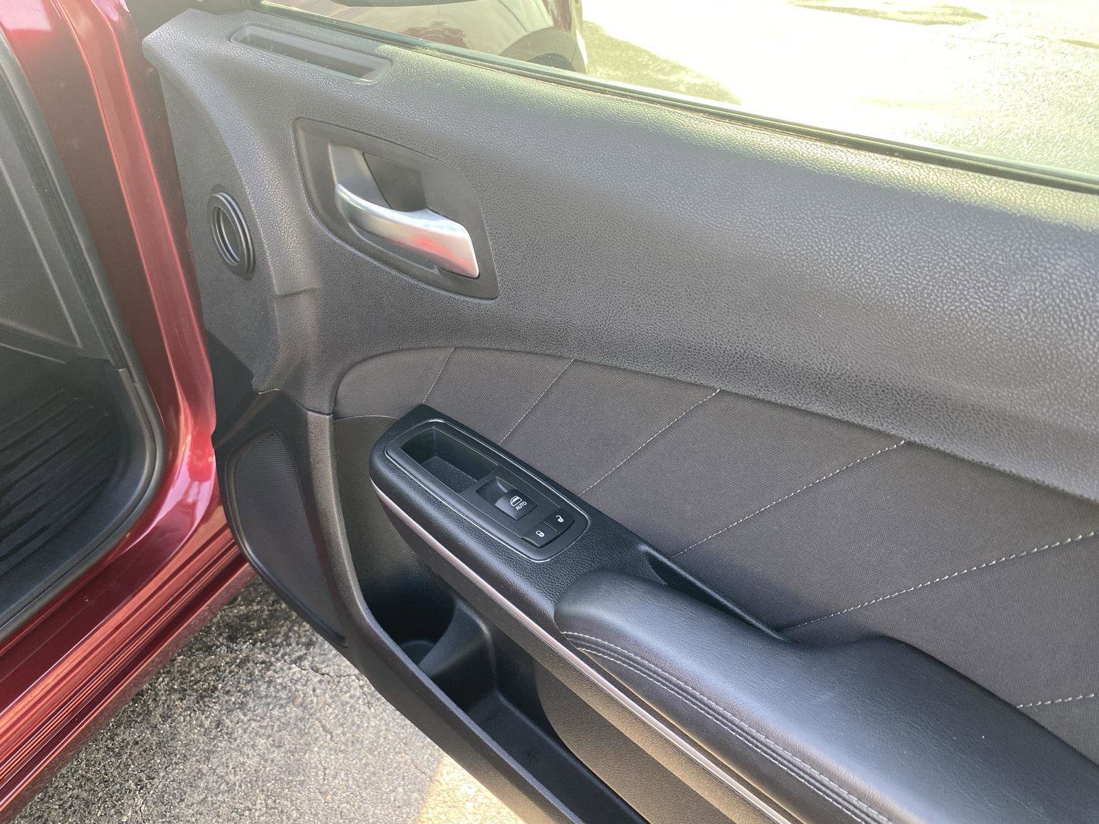 Used 2018 Dodge Charger GT image 27