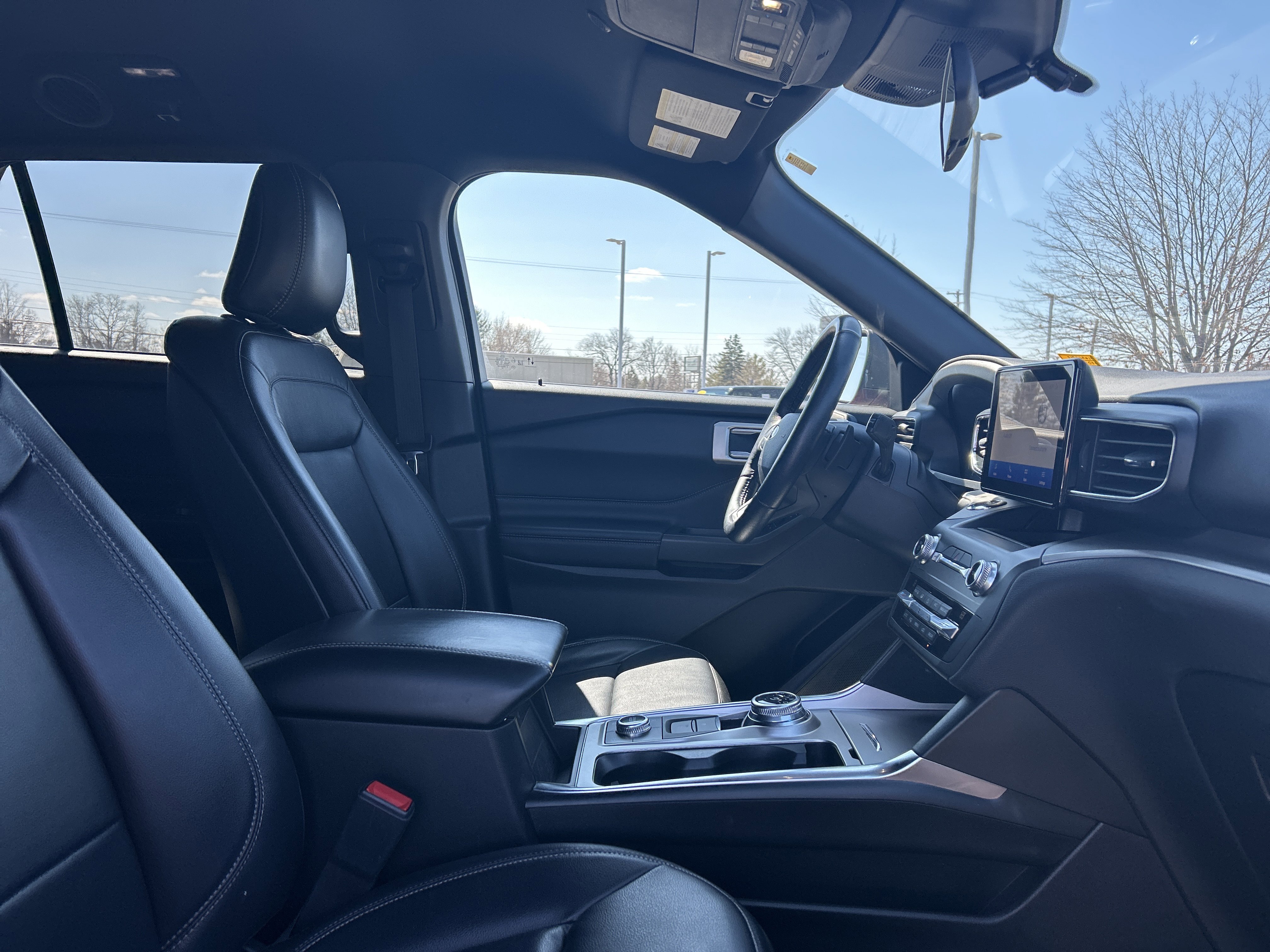 Certified 2020 Ford Explorer XLT w/ Equipment Group 202A AWD/4WD image 13