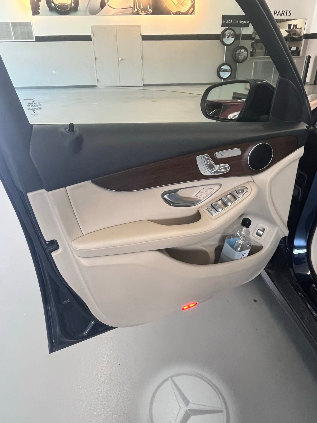 Used 2021 Mercedes-Benz GLC 300 4MATIC image 9