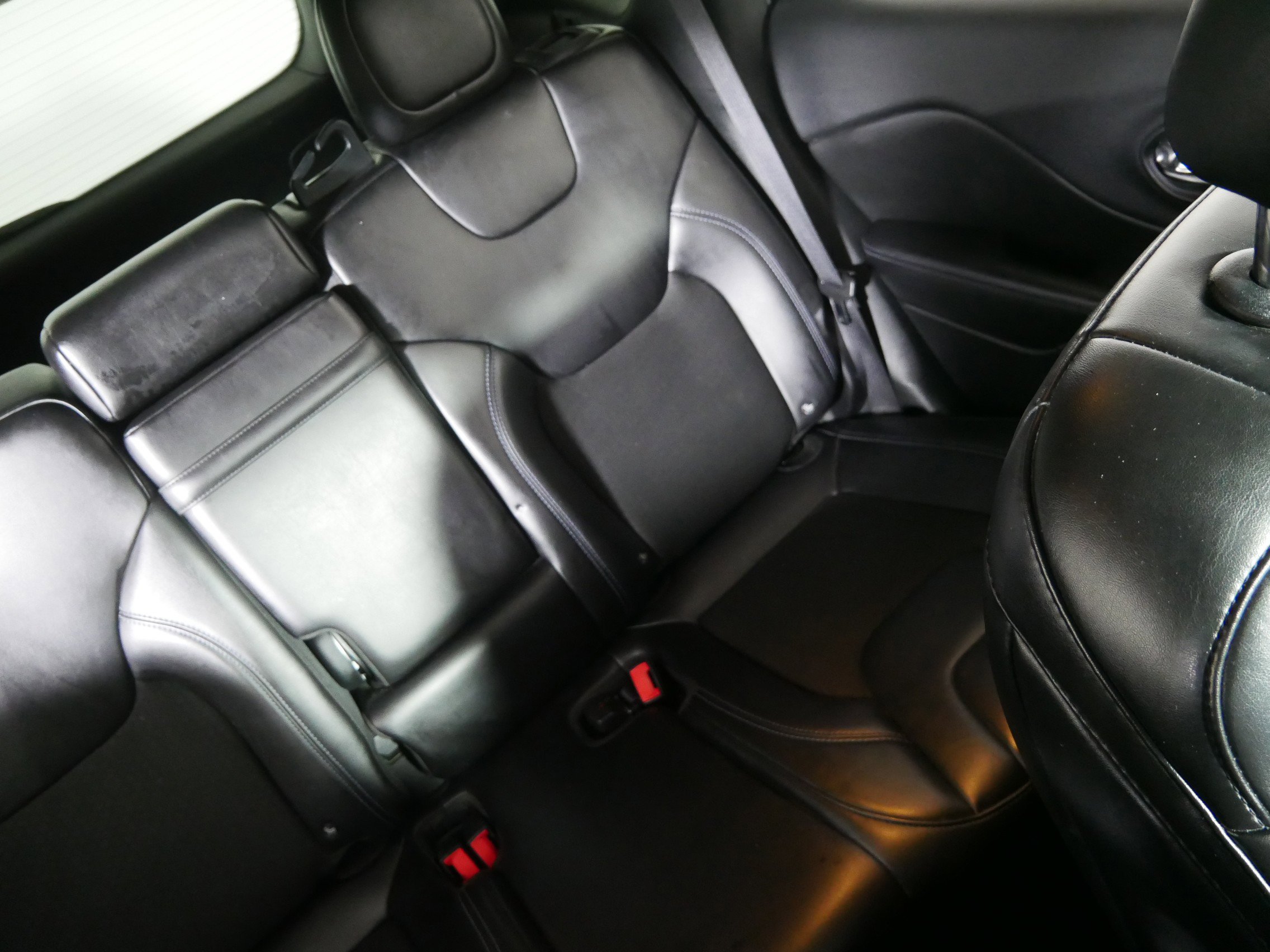 Used 2019 Jeep Cherokee Latitude Plus image 14