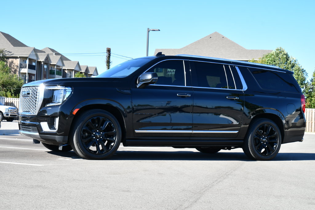 Used 2021 GMC Yukon XL Denali w/ Denali Ultimate Package AWD/4WD image 6