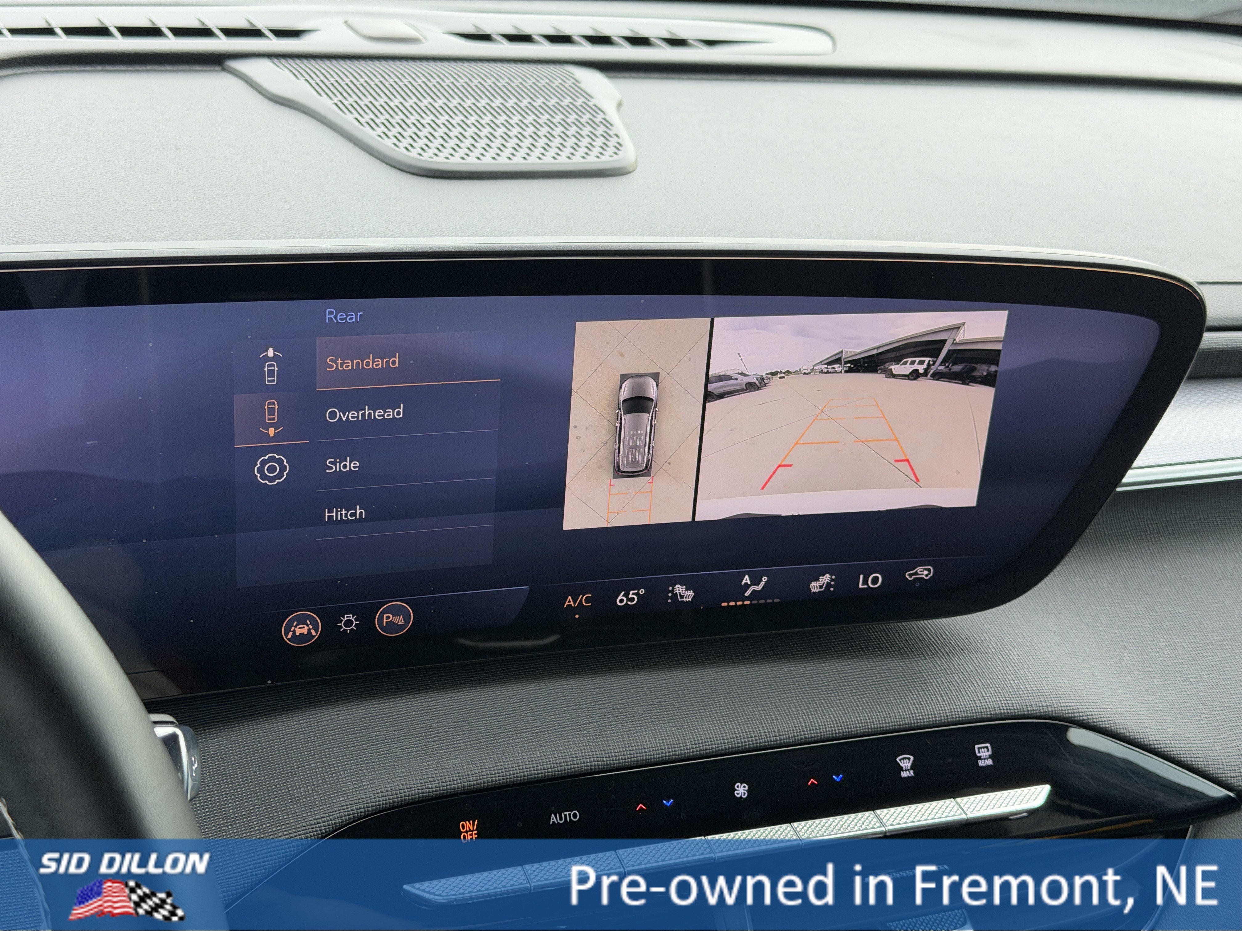 Used 2025 Buick Enclave Sport Touring w/ Power Package AWD/4WD image 12