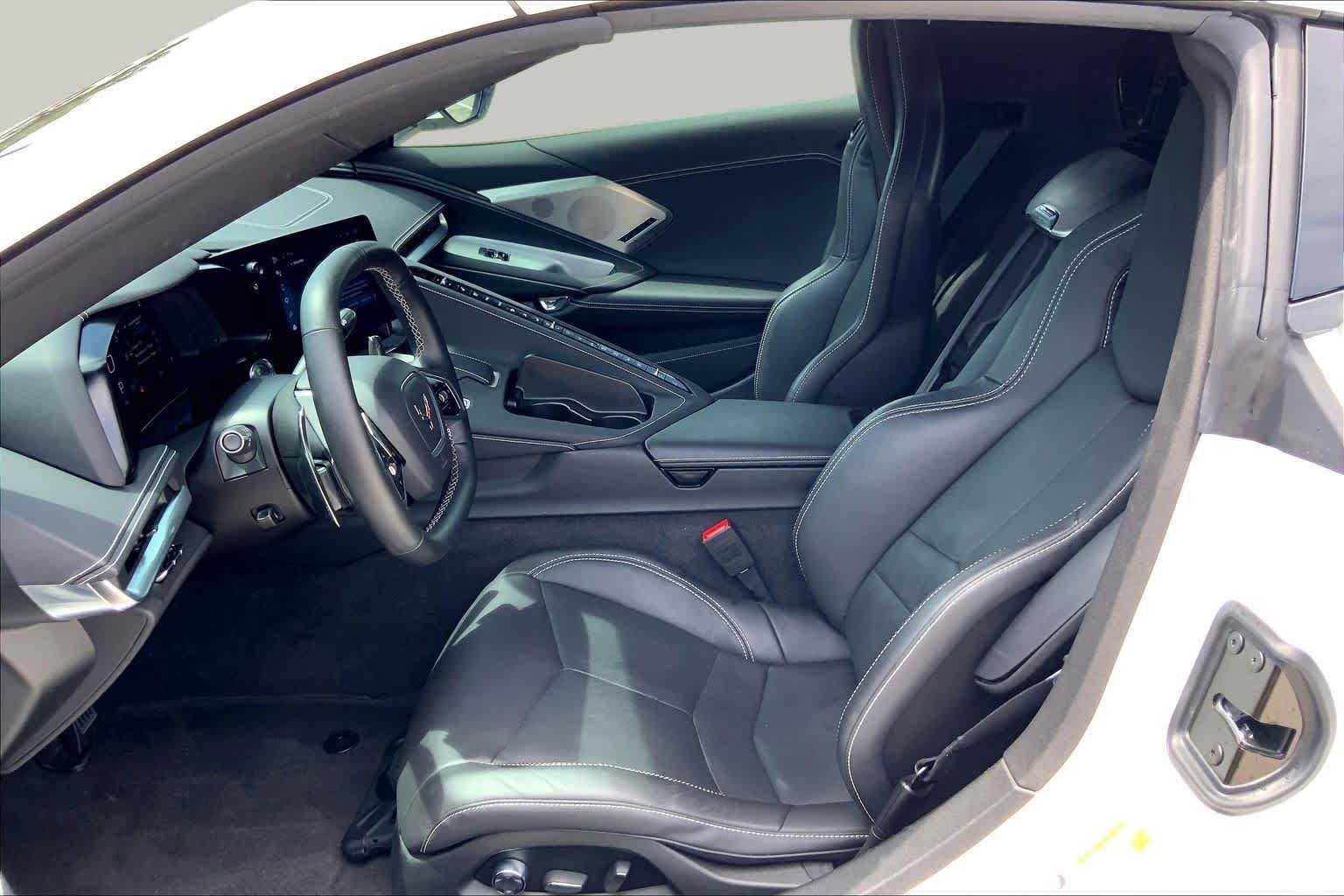 Used 2024 Chevrolet Corvette Stingray Preferred Cpe w/ 2LT RWD image 7