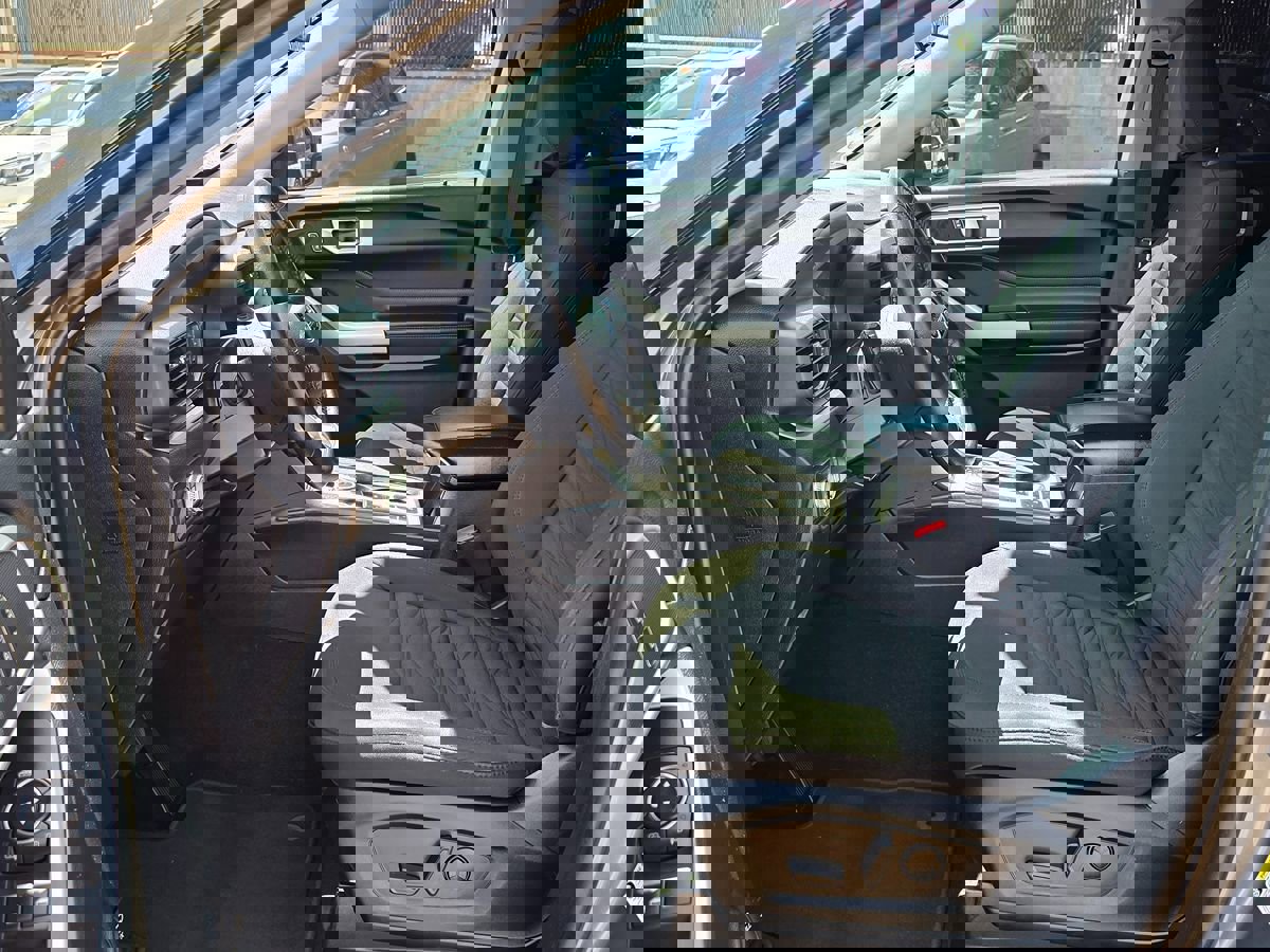 Used 2021 Ford Explorer XLT RWD image 23