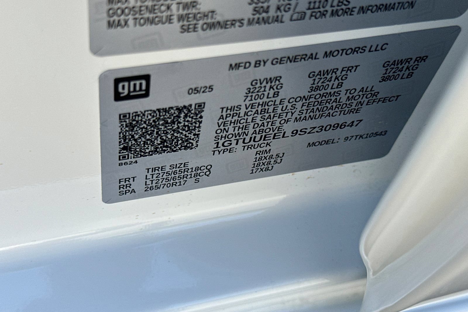 Certified 2025 GMC Sierra 1500 AT4 AWD/4WD image 30